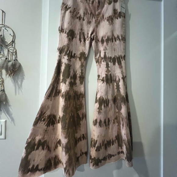 Free People wide leg tie-dye pants! - Picture 3 of 4